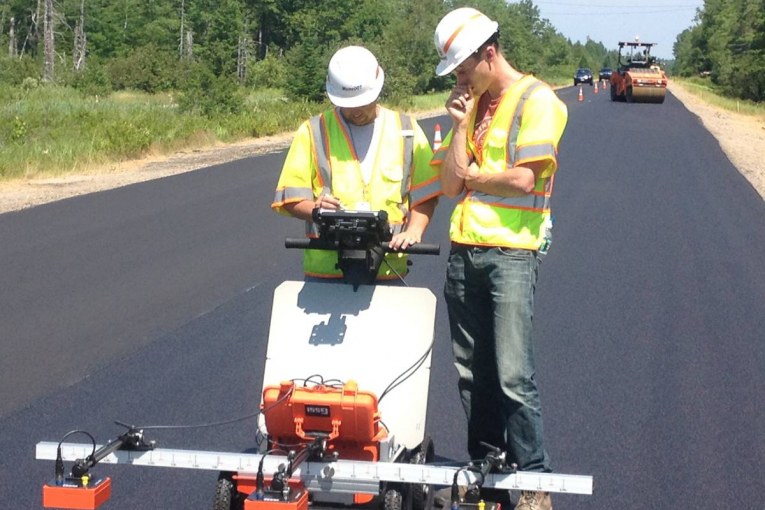 New radio-wave technology assesses asphalt integrity