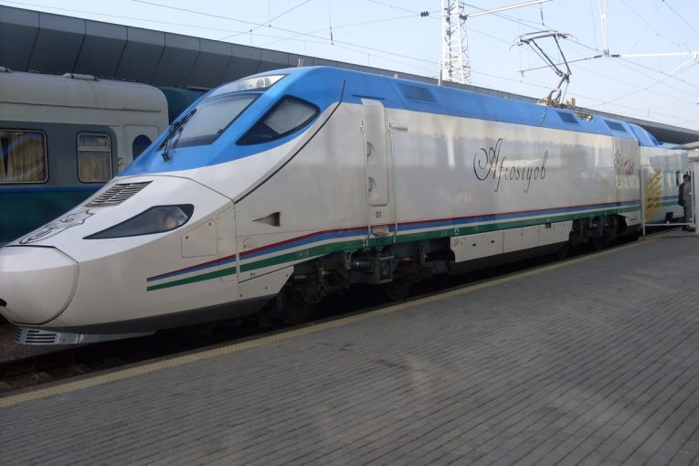 Asian Development Bank funds electrification of 140km railway in Uzbekistan