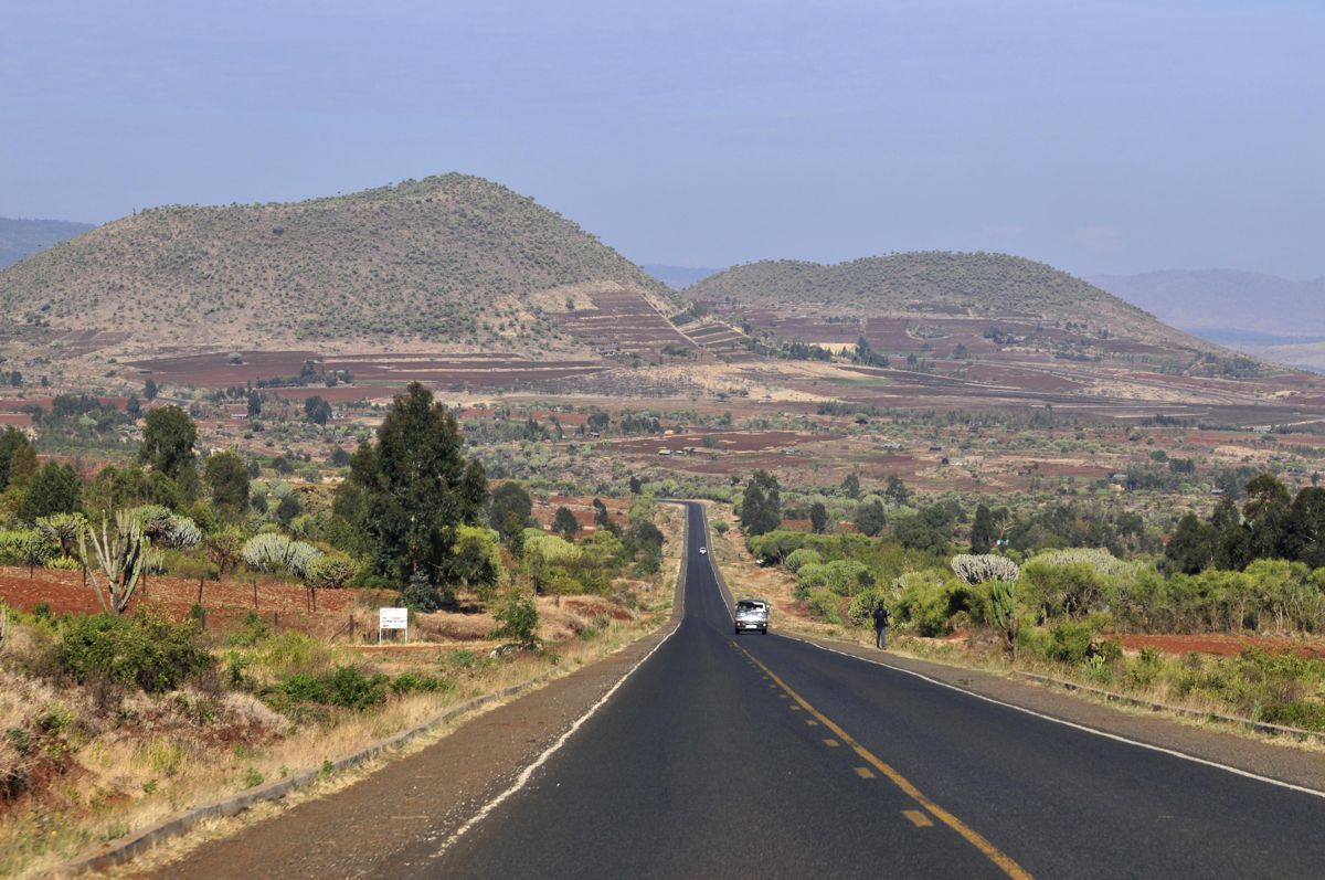 Development Bank of Southern Africa finances 580km of road reconstruction in Kenya 
