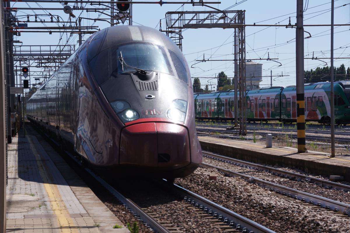 Italy awards Naples to Bari high-speed rail contract