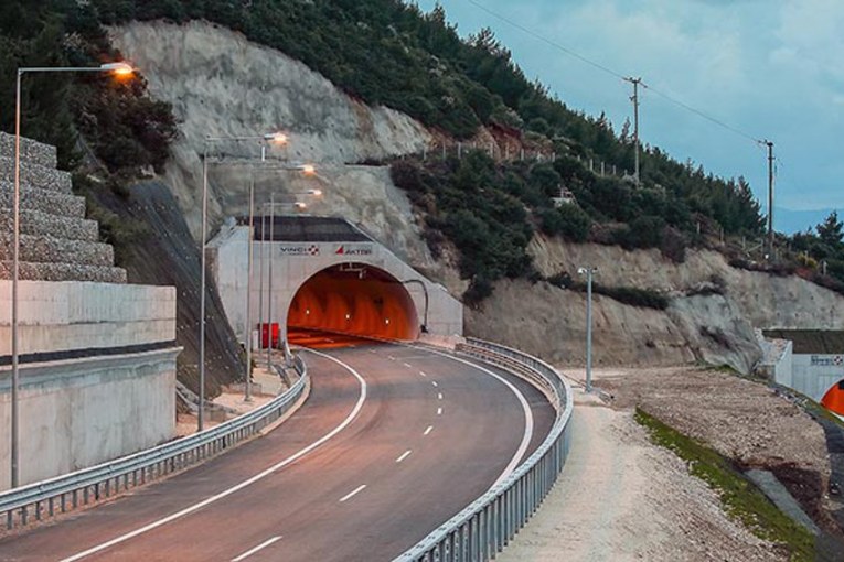 Two large VINCI Concessions motorway projects open to traffic in Greece