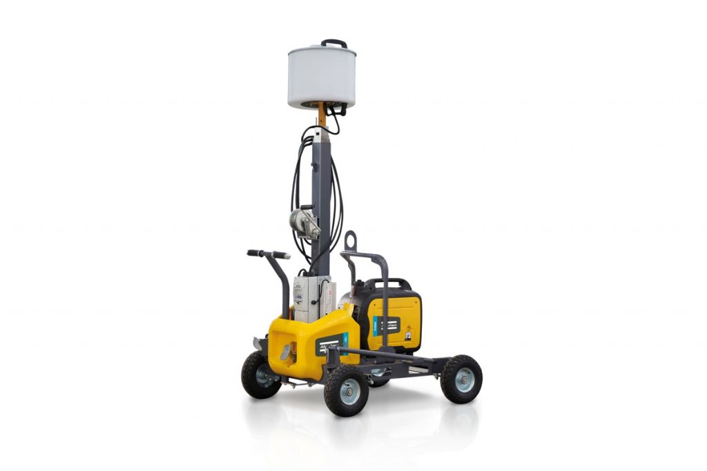 APE9220 -The 320 W LED light source is housed within a weatherproof cylindrical polyethylene housing that ensures there is no risk of burnout