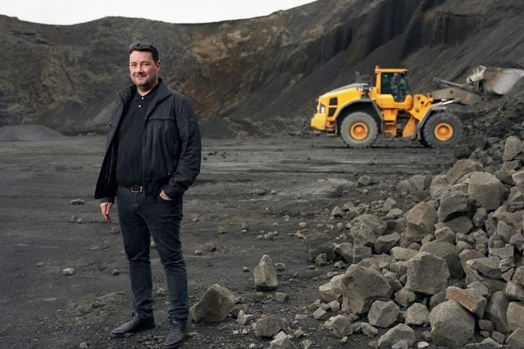 Volvo helps the iceman conquer the volcano