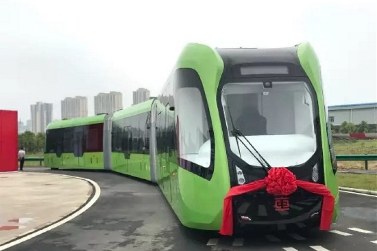 First railless train unveiled in Zhuzhou, China