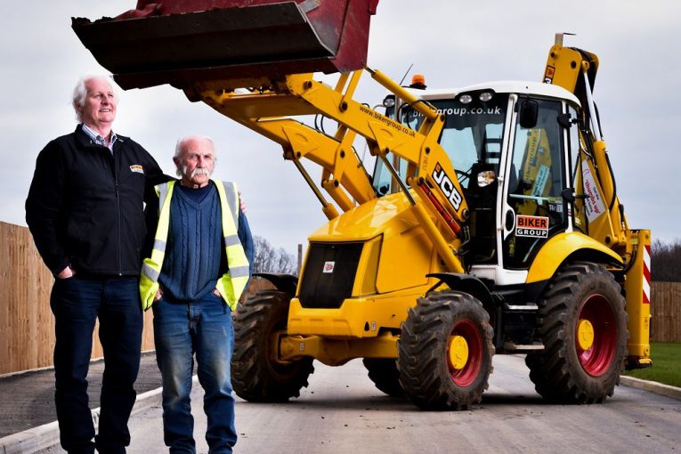 Britain's oldest digger driver gets a special birthday treat