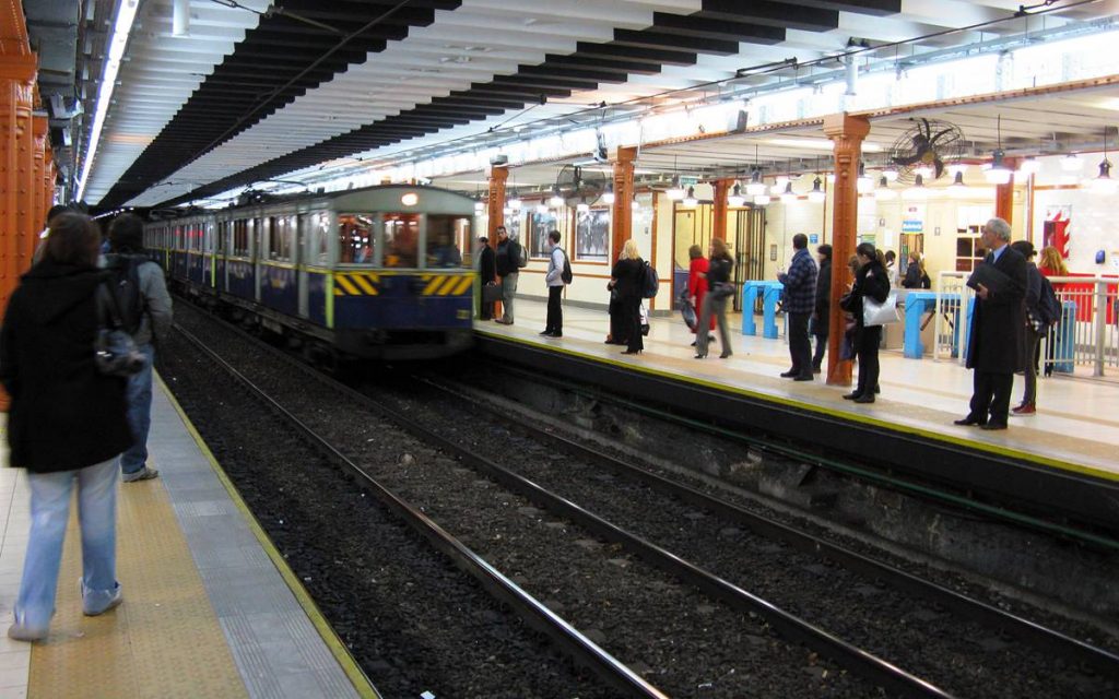 Buenos Aires Train - Photo by Diego Torres Silvestre