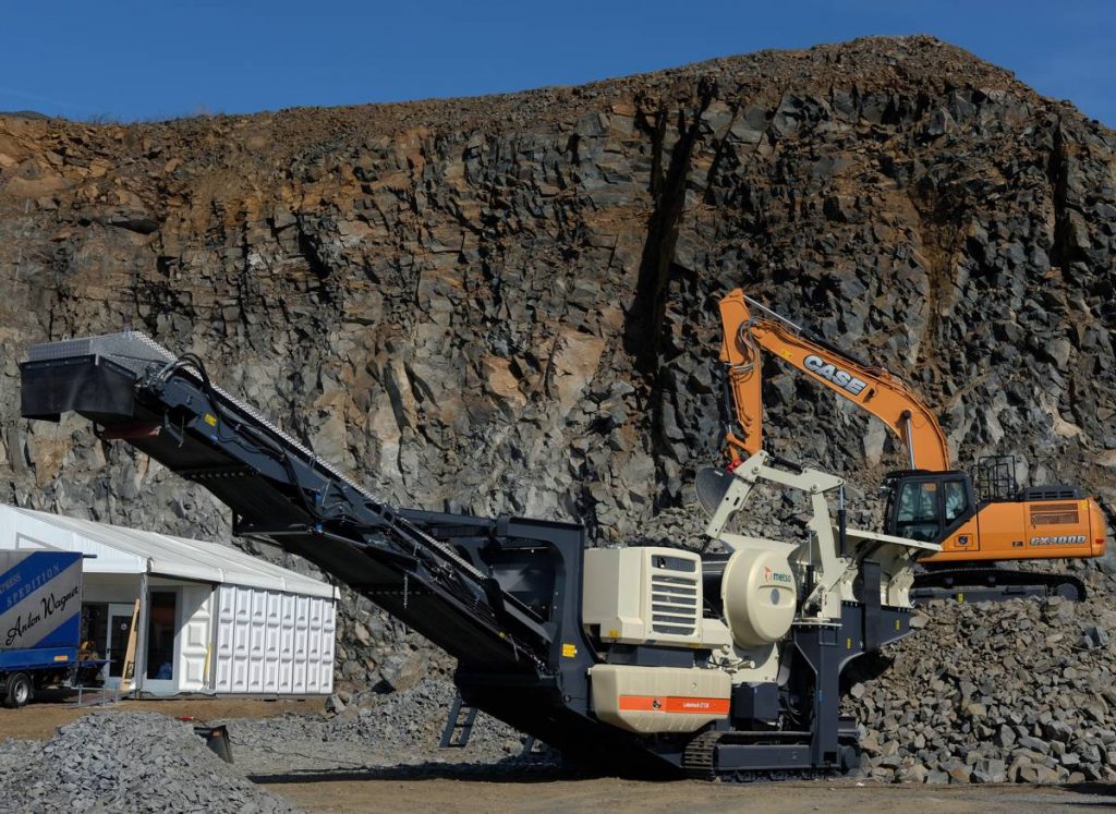 The 500th Lokotrack to Germany, a LT120 jaw plant with a folding discharge conveyor, was handed out to a German customer Andres Erdarbeiten during Steinexpo.