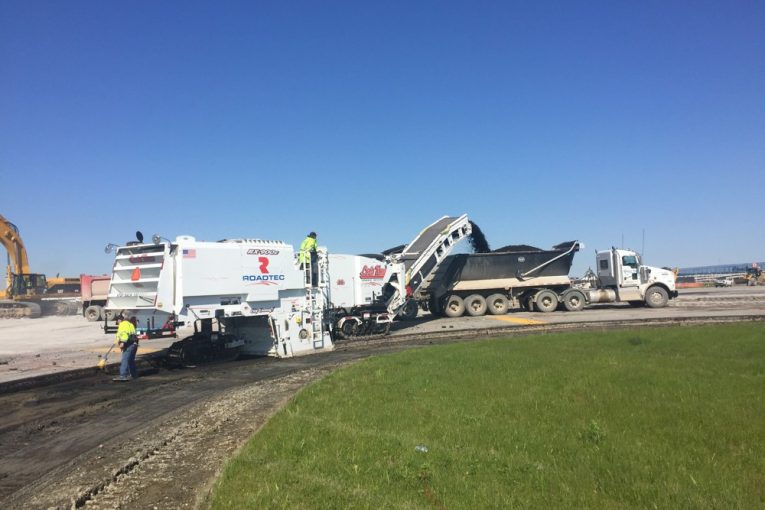 Partial runway reconstruction for Detroit Metro Airport