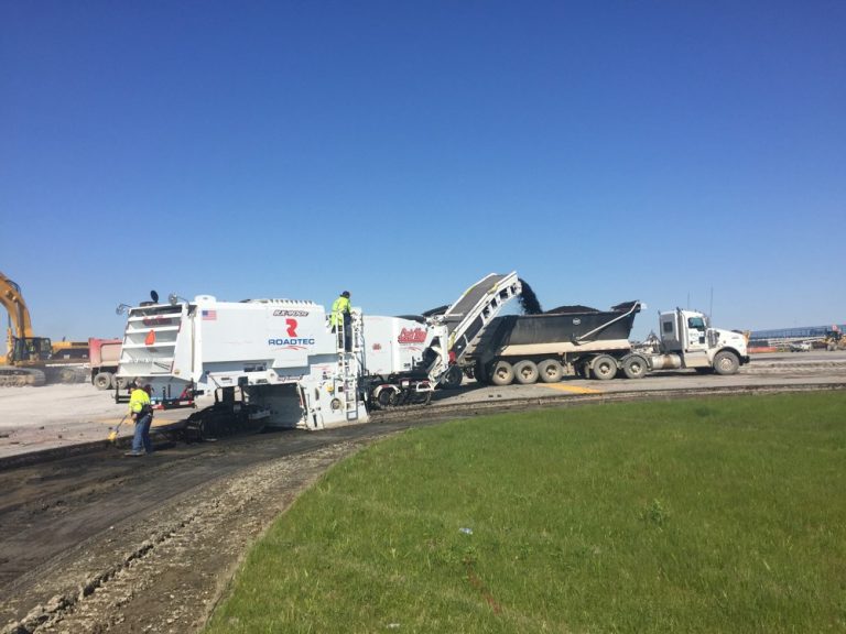 Partial runway reconstruction for Detroit Metro Airport
