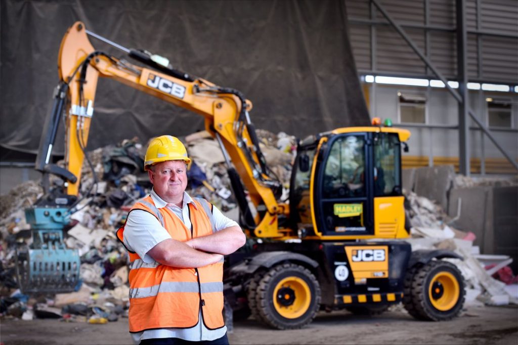 JCB HYDRADIG VERSATILITY FITS THE BILL AT HADLEY
