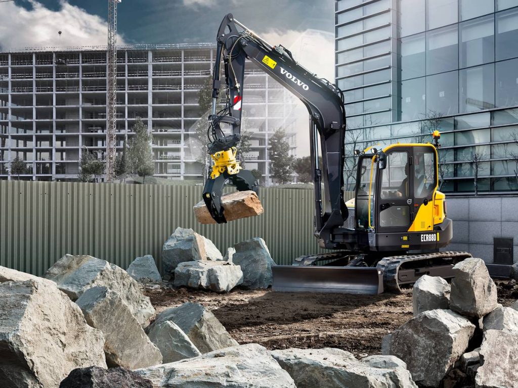 The ECR88D mini-digger is fitted with a Diesel Particulate Filter as standard, making it ideal for use in Low Emission Zones.