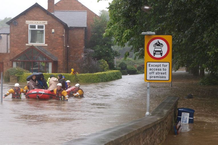 State-of-the-art flood defence scheme in UK uses moveable weir technology 