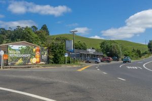 Waikato Highway Coroglen tavern - Photo by ItravelNZ
