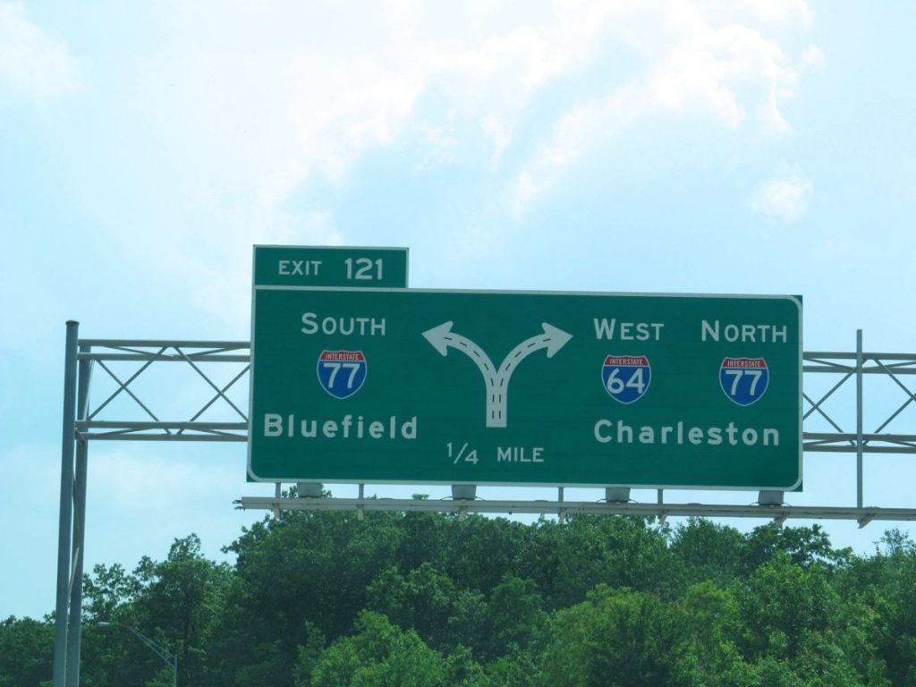 Interstate 63 exit - Photo by Doug Kerr