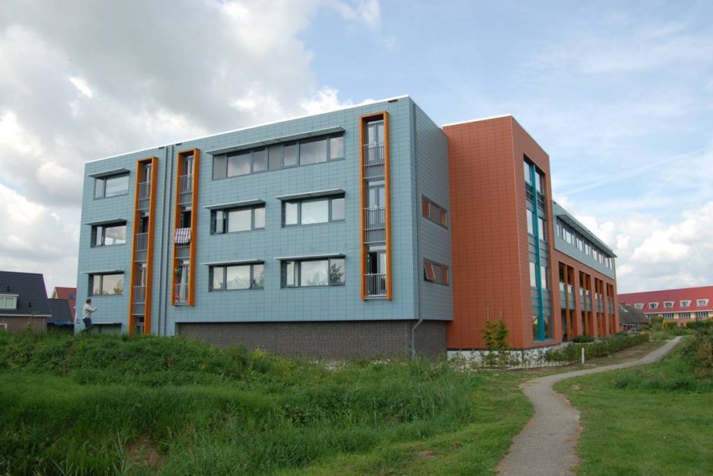 Maarten van der Breggen receives first Open Source Wood award from Metsä Wood