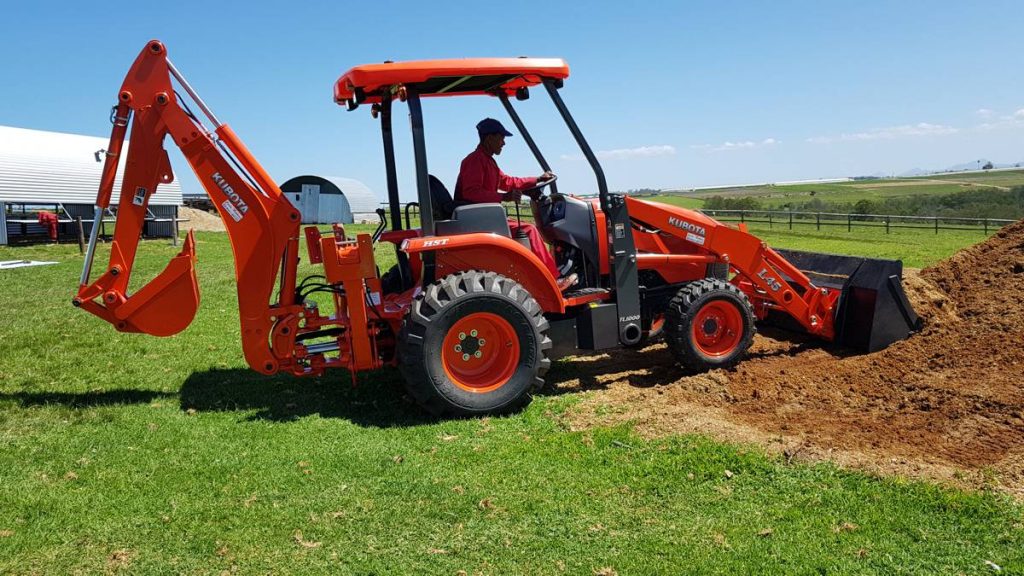 One of the key drivers in 2Hire opting for the Kubota L45 was its compact size that allows it to be operated in smaller areas, especially inside buildings