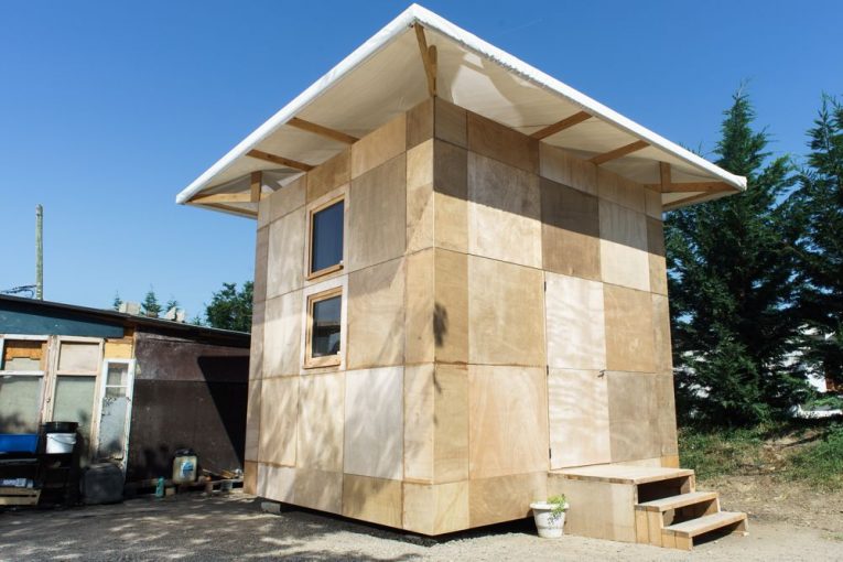 Building an innovative, modular, transformable, easy to dismantle wooden home