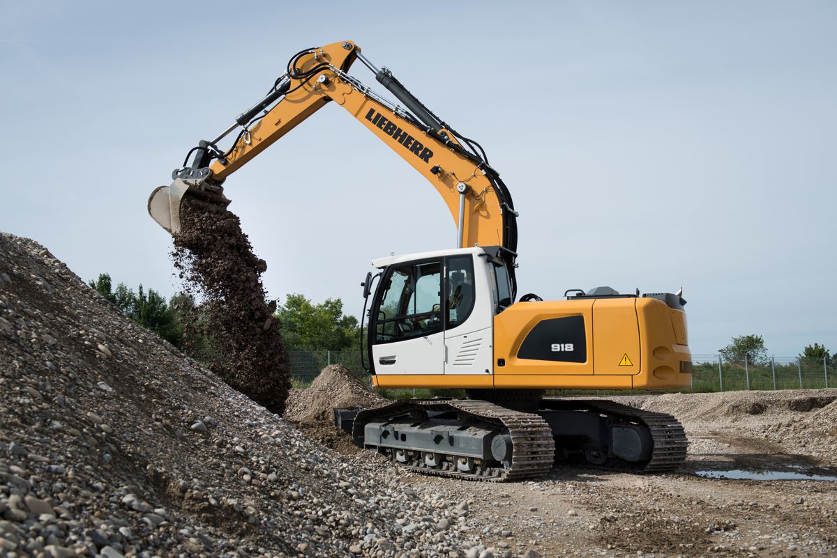 Meet the new versatile Liebherr R 918 crawler excavator