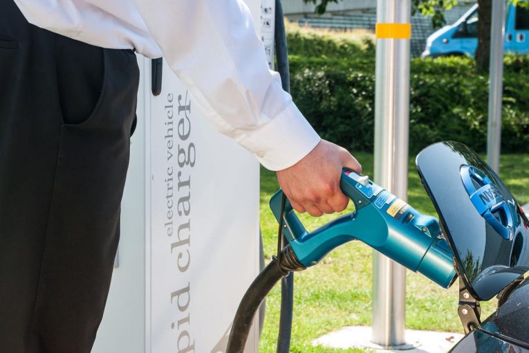 Allego signs up Siemens to support Electric Vehicle fast charging in the UK