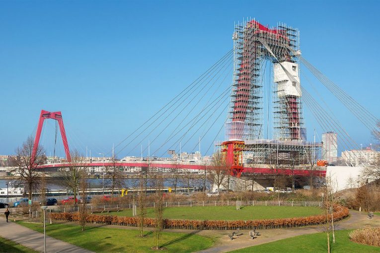 PERI scaffold solutions prop up the Williams Bridge refurbishment in Rotterdam