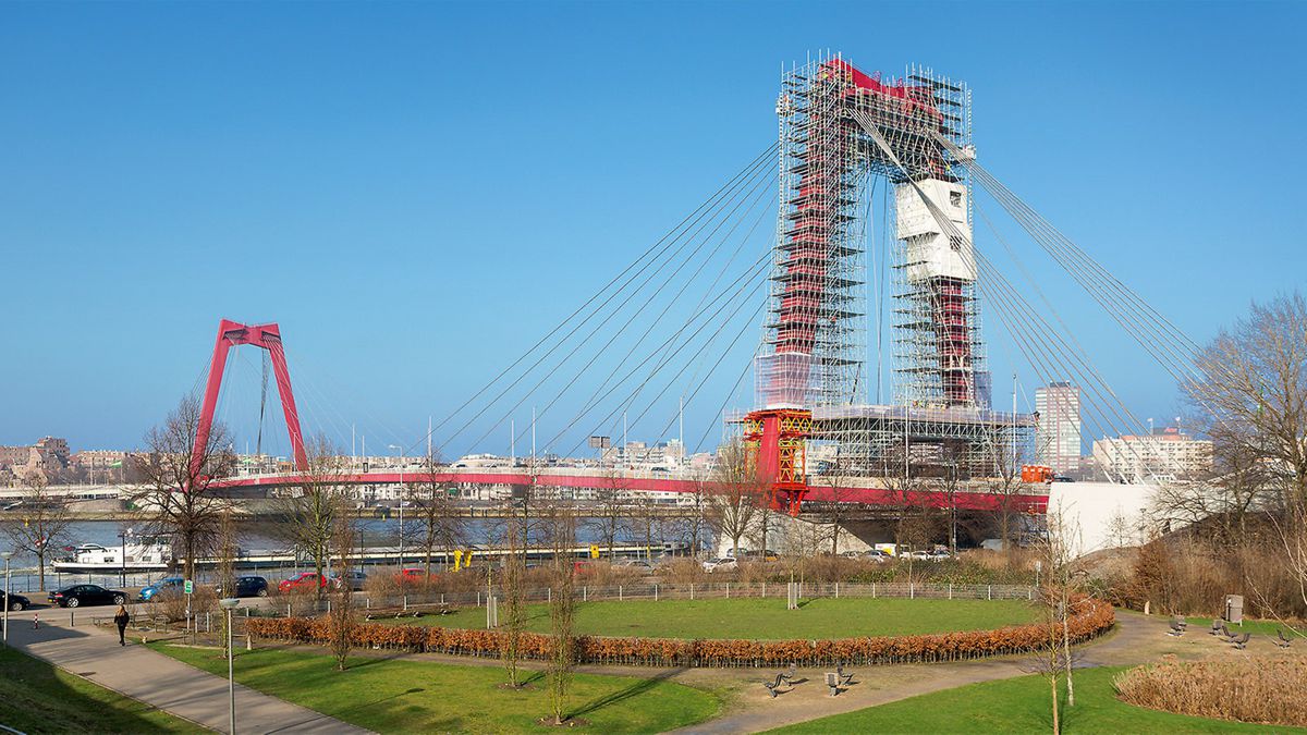 PERI scaffold solutions prop up the Williams Bridge refurbishment in Rotterdam