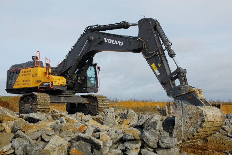 Earthline opts for reliability and performance with Volvo Construction Equipment