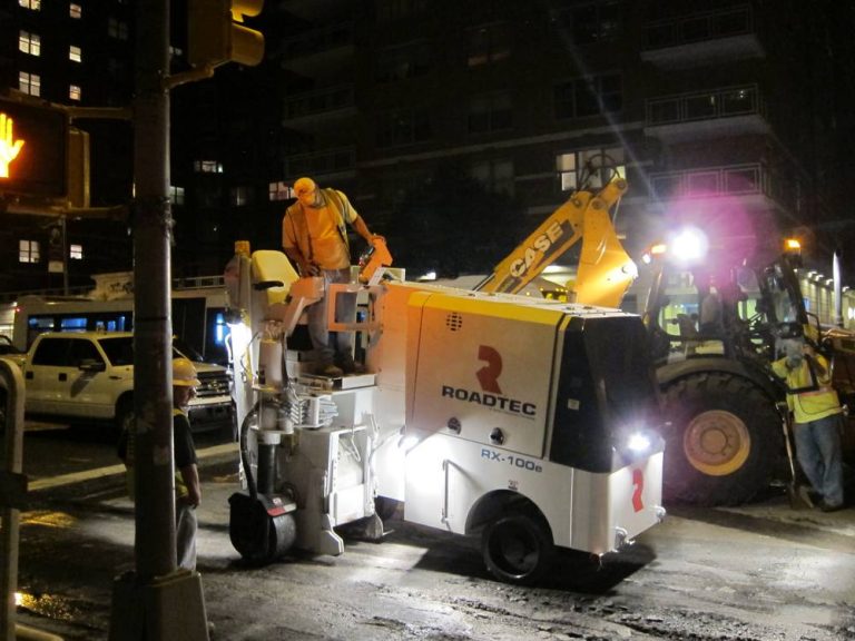 Roadtec compact milling machines – manoeuvrable, flexible and versatile