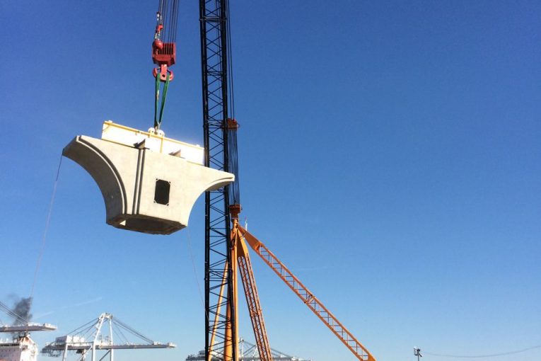 S-60 stiffleg derrick is the number one choice for bridge elevation project