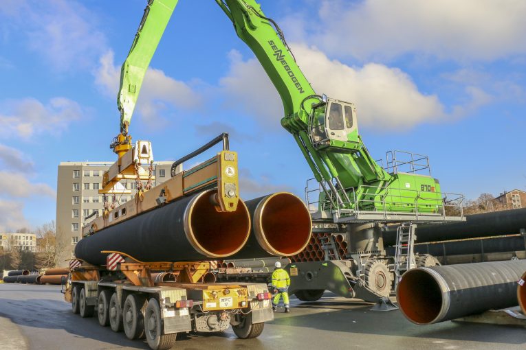 SENNEBOGEN 870 E the perfect pipe handler for Mülheim Pipecoatings