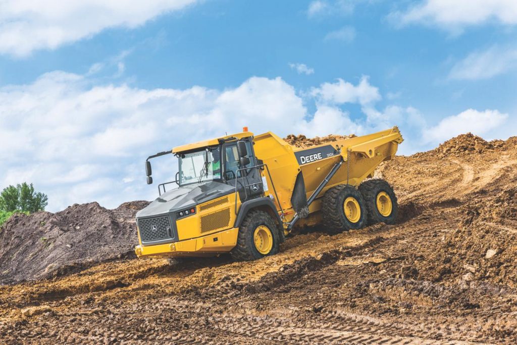 John Deere 310E articulated dump truck wins 2017 GOOD DESIGN® Award for Innovation