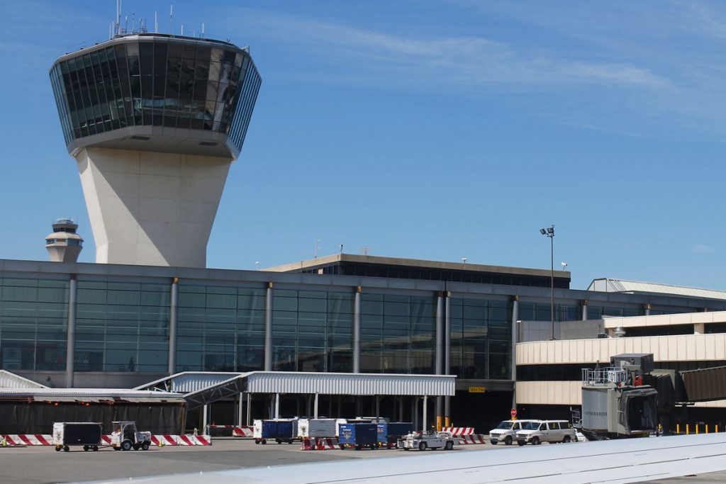 Newark Airport Control Tower - Photo by Formula None