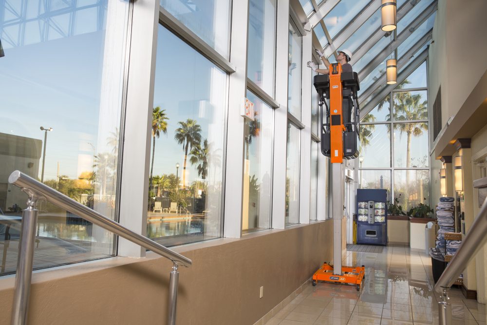 JLG showcases access solutions at National Facilities Management and Technology Expo