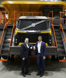 Volvo CE President Melker Jernberg (right) with Volvo CE Vice President of Rigid Haulers Paul Douglas