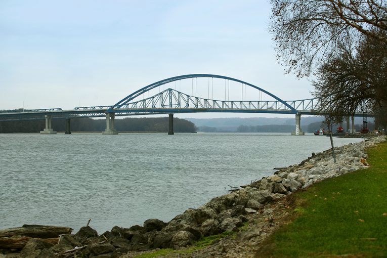 Dale Gardner Veterans Memorial Bridge wins Parsons an APWA award