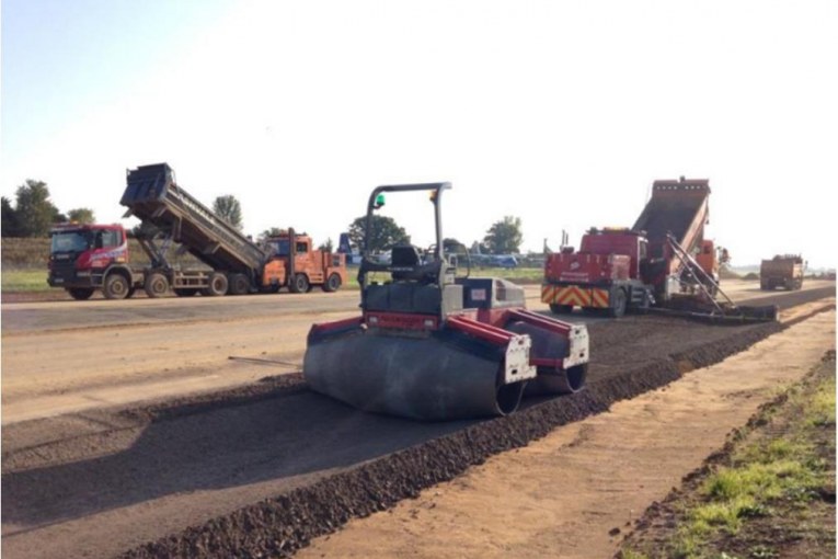 Swale construction improves 250 percent using Sidewinder Offset Paver trial