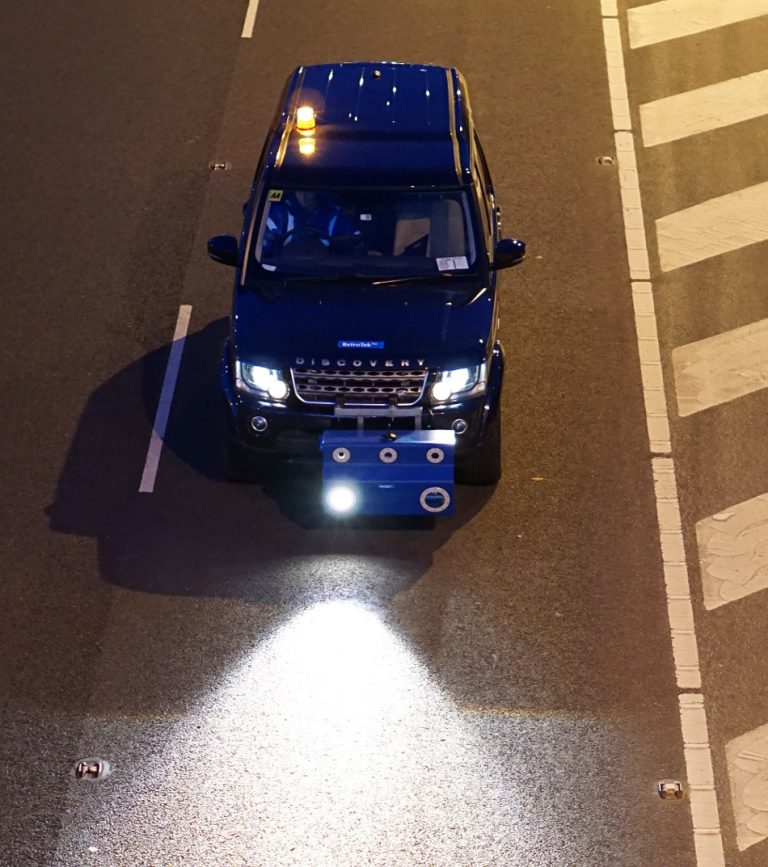 Estonia measures the road marking reflectivity of their road network