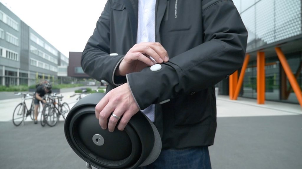 Ford's cycling jacket makes bicycles smarter and safer