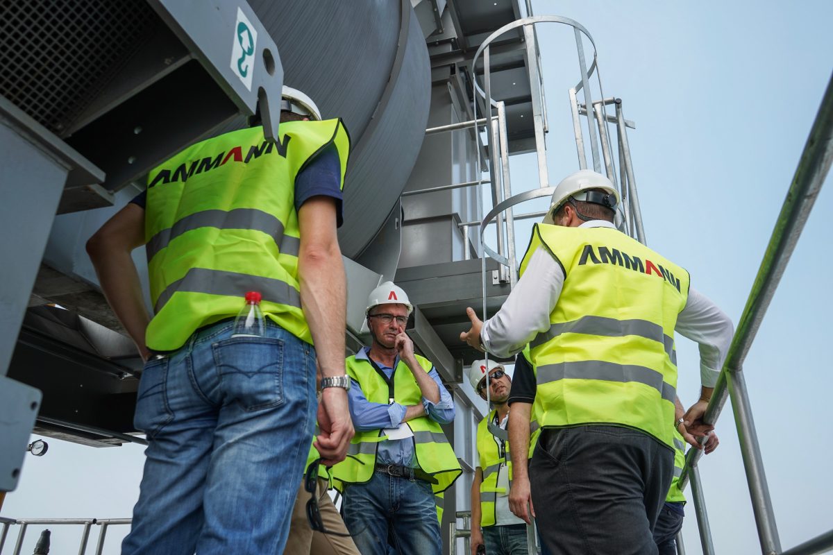 Australian asphalt experts impressed with Ammann factory in China