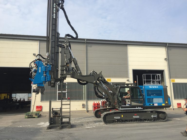 long-reach telescopic leader rig