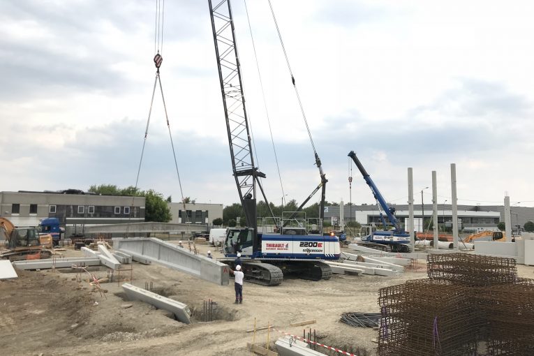 SENNEBOGEN Crawler Cranes for THIBAULT SA and TBI in Paris