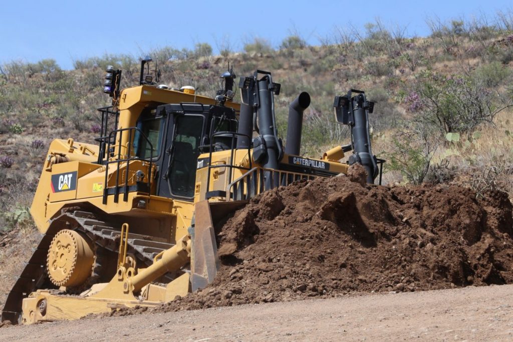 Caterpillar celebrates manufacture of 40,000 large Dozers