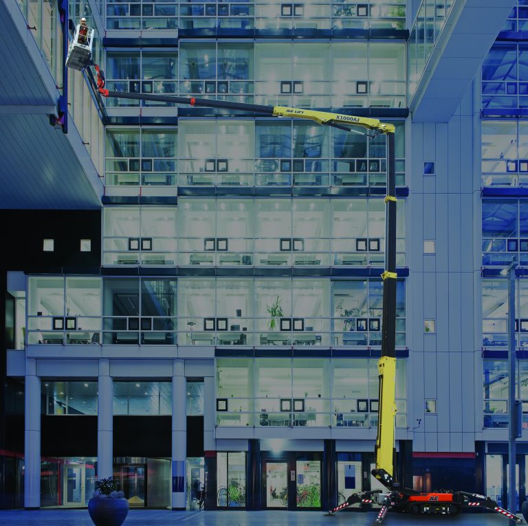 JLG releases new X1000AJ Compact Crawler Boom