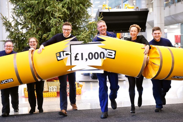 £1,000 Christmas BONUS tops off a strong year for JCB