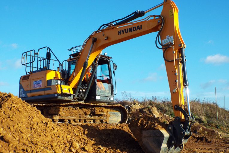 Taylor Lindsey invests in performance with their first Hyundai Excavator