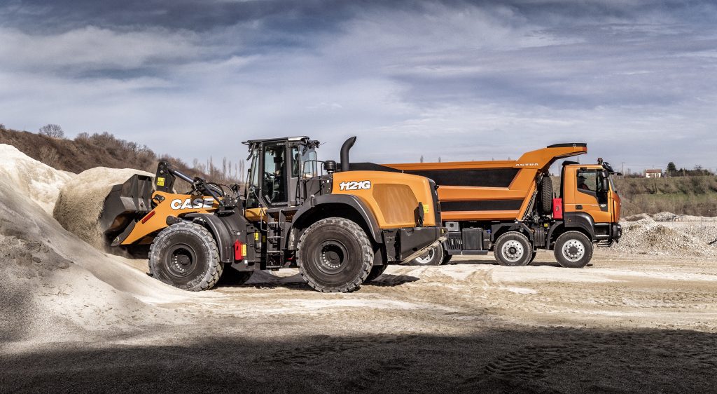 CASE 1121G wheel loader and IVECO HD9 truck