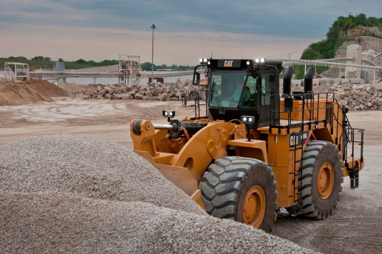 Cat 990K Aggregate Handler boosts Wheel Loader productivity