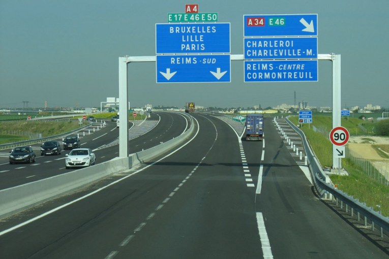 Boschung fixed automated ice spray technology upgraded on the A4 in France