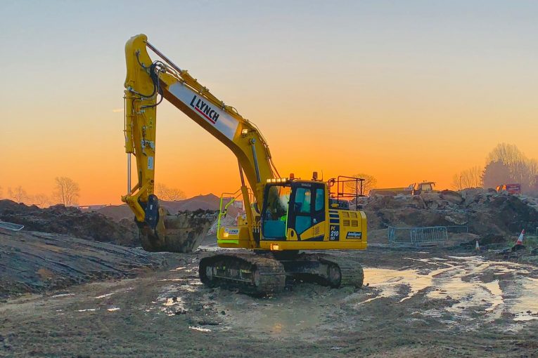 Lynch Plant Hire makes a long-term commitment to GKD Technologies