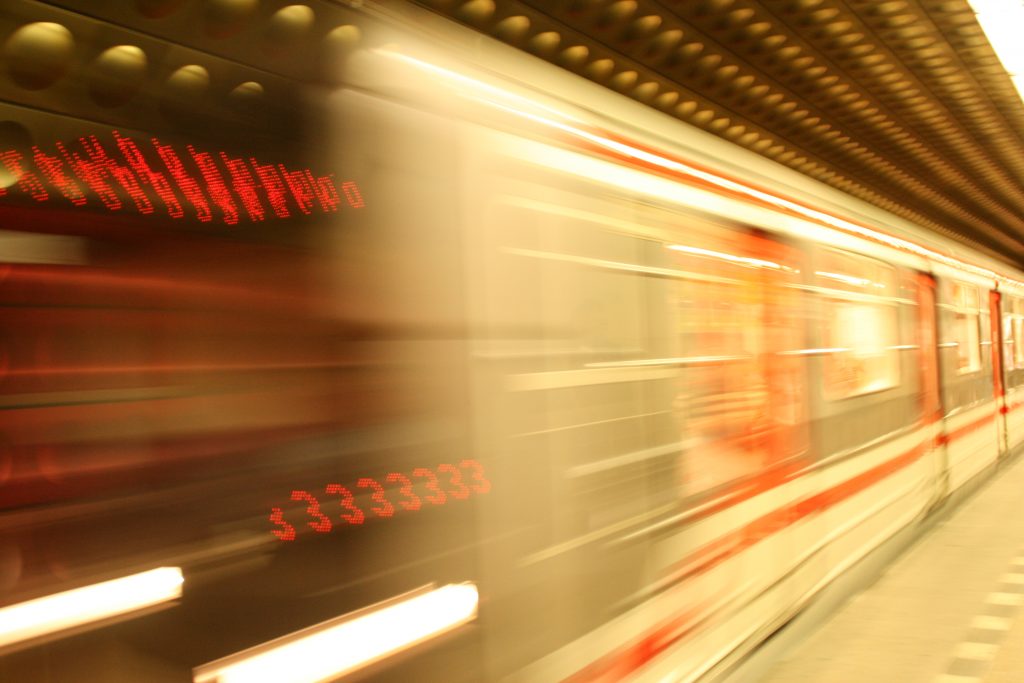 Speeding Subway - Photo by Vavva_92