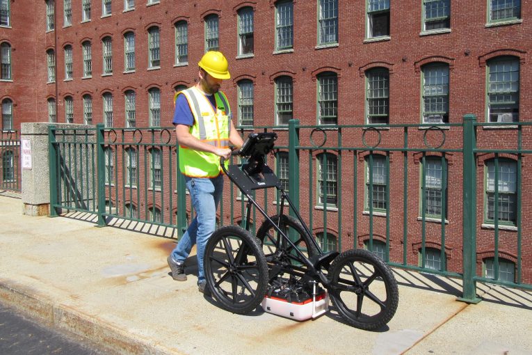 A complete system for Ground Penetrating Radar surveys of utilities